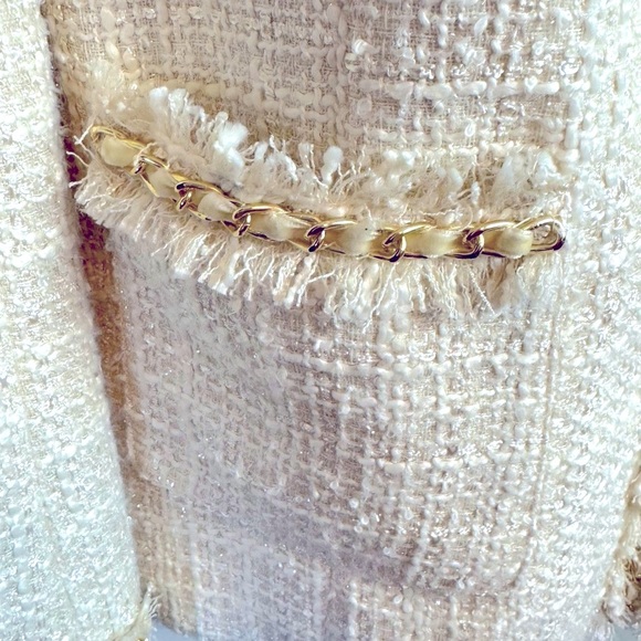 Boston Proper blazer jacket  size 12 cream tweed  w/pockets gold chain boarder - Picture 4 of 8